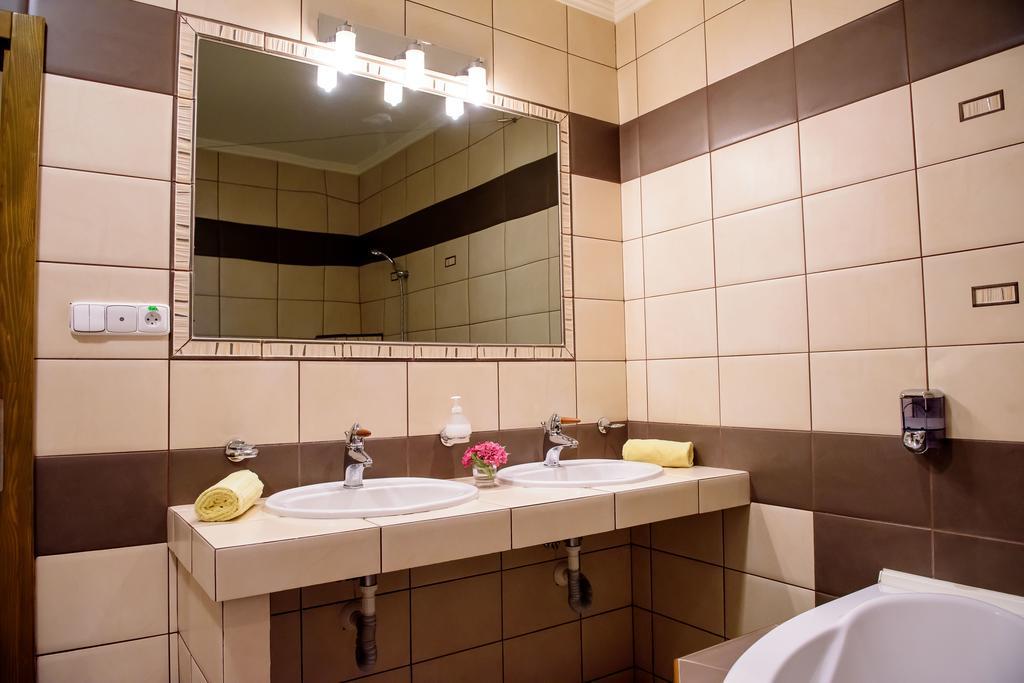 Hotel Slnecny Dvor Michalovce Rum bild